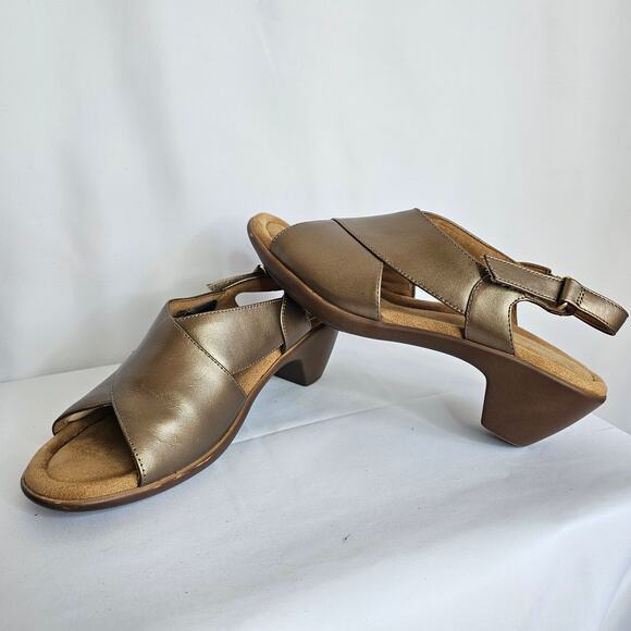 Easy Spirit Shoes - EASY SPIRIT 8.5 Chantal Casual Heeled Sandals‎